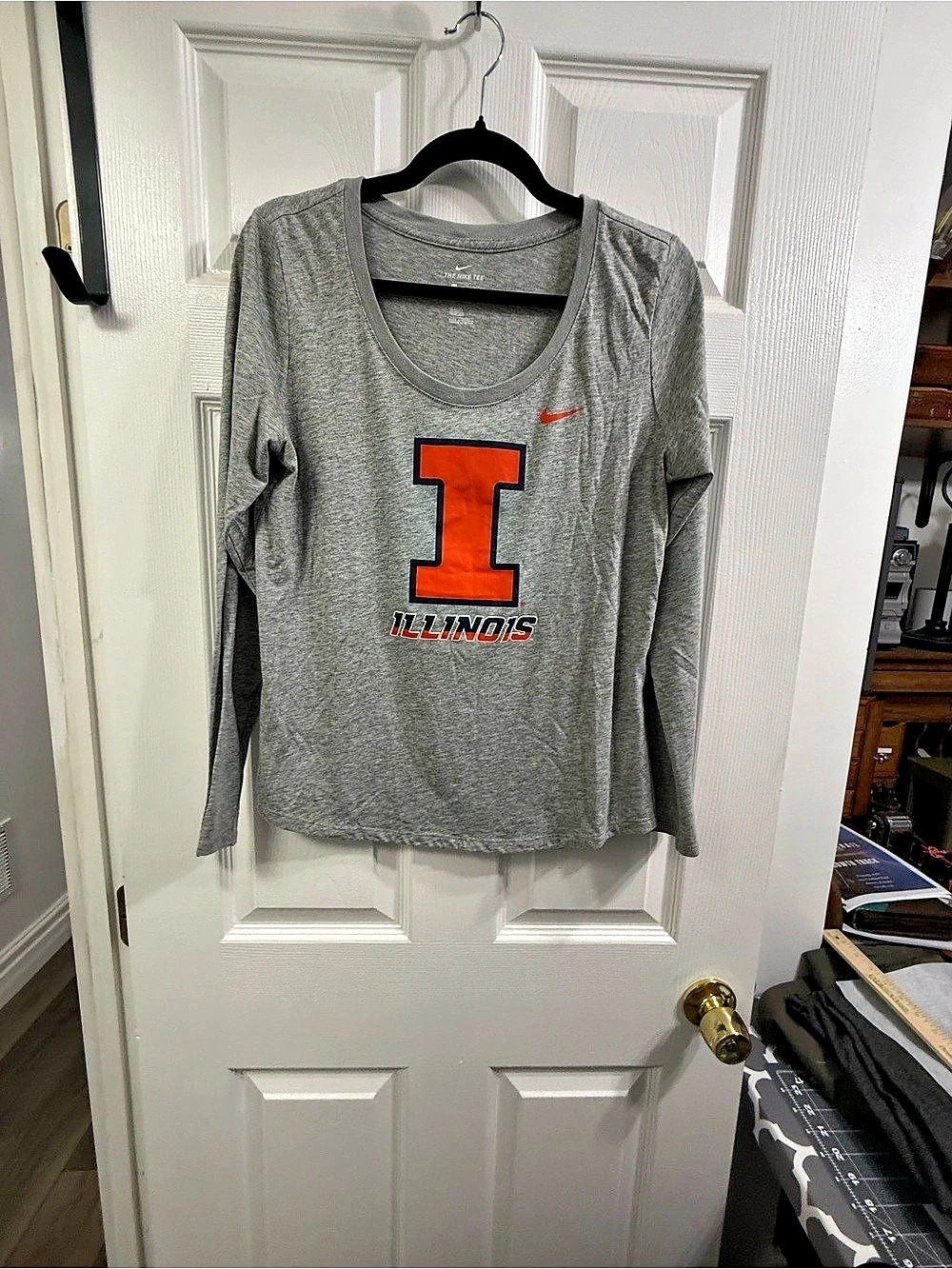 Nike University of Illinois Fighting Illini The Nike Tee Long Sleeve Gray Large